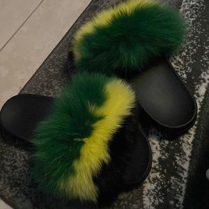 Jamaican Colored Fluffy Slides